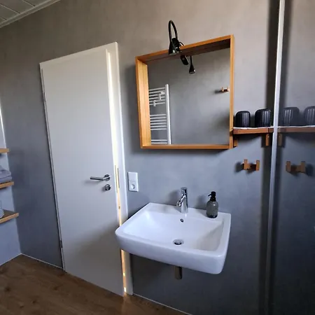 2-raum-appartment Naehe Alte Maschienenhalle Gut Solingen, Gute Anbindung Oepnv *